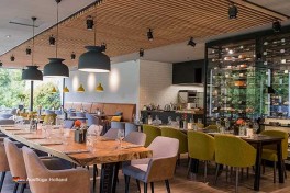 Restaurant Hotel Ernst Sillem Hoeve Utrecht Holland bietet Ihnen ein reichhaltiges Mittagessen sowie ein kulinarisches Abendessen an