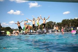 Campingplatz mit Schwimmbad und Strand in Holland