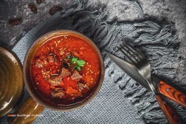 Im stilvollen Restaurant De Javaan werden Sie das herrliche indonesische Essen kennenlernen