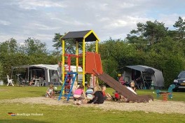 Camping Hoeve aan den Weg ist ein gemütlicher kleiner Familiencampingplatz in Holland mit vielen Einrichtungen für Jung und Alt