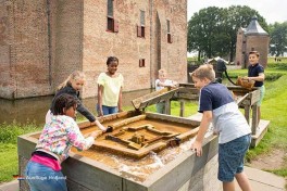 Wenn Sie mit Kindern Scholl Loevestein in Holland besuchen möchten werden diese sich keine Minute langweilen