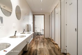 Die Badezimmer des Gruppenhauses De Gouwe Droom sind hübsch, frisch und modern und vor allem sehr sauber
