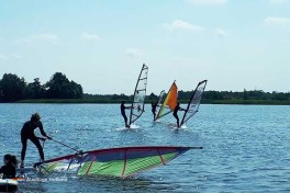 Camping mit Surf uns SUP Schule in Holland