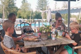 Essen und Trinken auf Camping de Zandhegge Holland