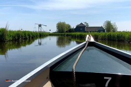 Broek in Waterland ist eine Oase der Ruhe und Natur – der ideale Ort für alle, die dem Trubel von Amsterdam entfliehen und die Schönheit der niederländischen Polderlandschaft zu erleben