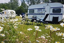 Retro-Wohnwagen mieten in Friesland Holland