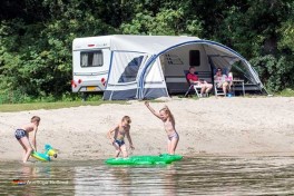 Camping mit Badesee und Strand in Holland