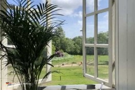 Hotel Restaurant Plantage Rococo liegt auf einem historischen Landgut in Velsen-Zuid in Nordholland